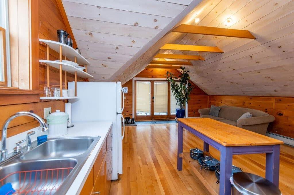 Bright And Cozy Treehouse Apartment Burlington Exteriér fotografie