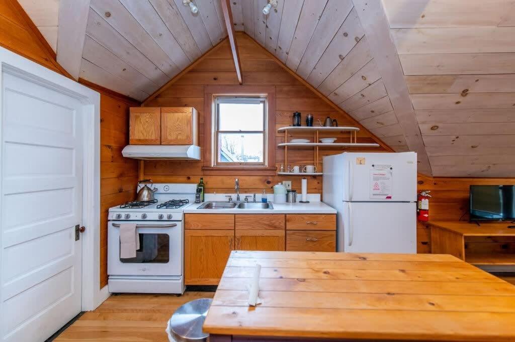 Bright And Cozy Treehouse Apartment Burlington Exteriér fotografie