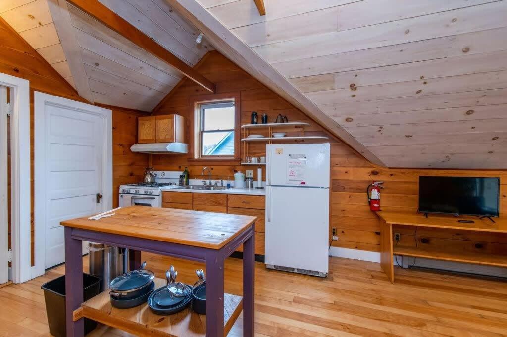 Bright And Cozy Treehouse Apartment Burlington Exteriér fotografie