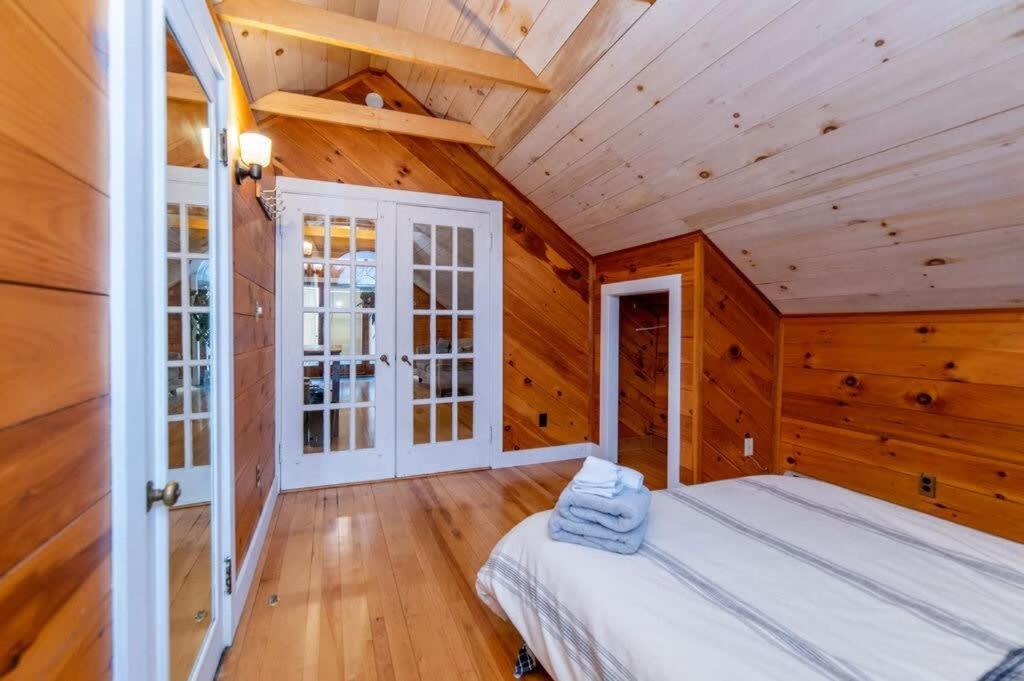Bright And Cozy Treehouse Apartment Burlington Exteriér fotografie